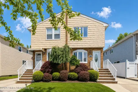 Move-In Ready Colonial Home