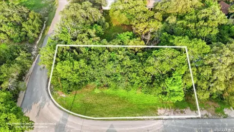 Corner Lot in Horseshoe Falls