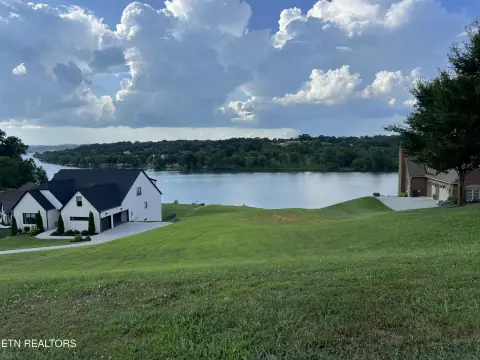 Dockable Lakefront Land Parcel
