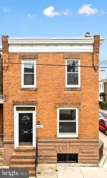 Spacious Duplex with Parking Garage