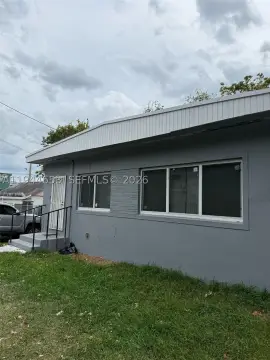 Duplex with Up-to-8-Unit Zoning