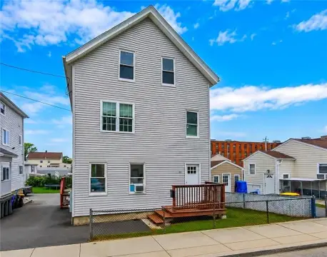 Triplex With Three-Story Layout