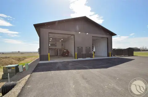 Two-Unit Flex Building