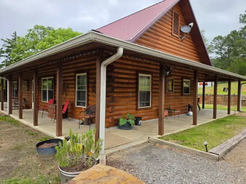 Equestrian Property Bordering National Forest