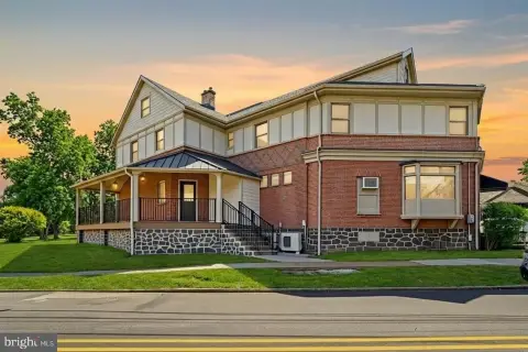 Renovated Mixed-Use Property