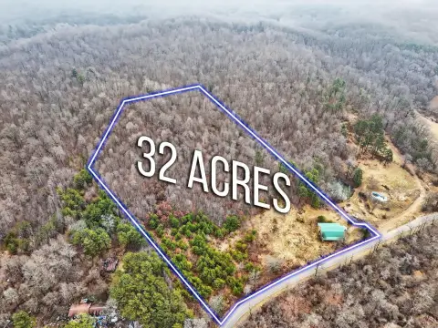 Rockbridge, OH Land with Barn