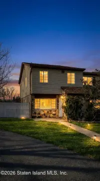 Renovated Townhome with Fenced Yard