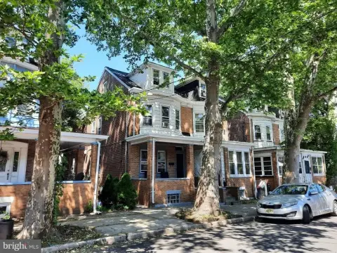 Brick Semi-Detached Residence