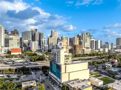 Updated Office Suites in Brickell