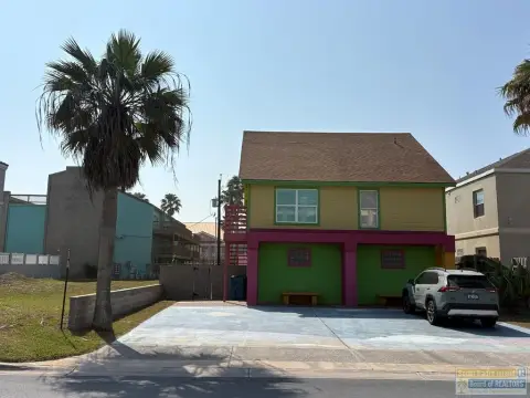 Remodeled Duplex Near Beach Access