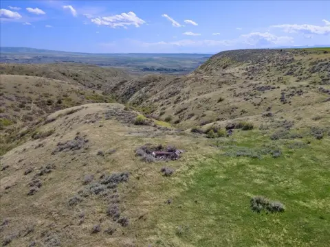 Southwest-Facing Pasture and Spring Land