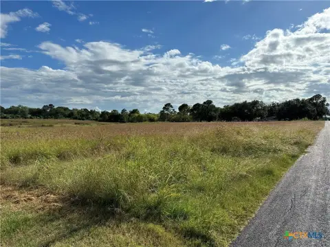 Residential Land in Victoria, TX