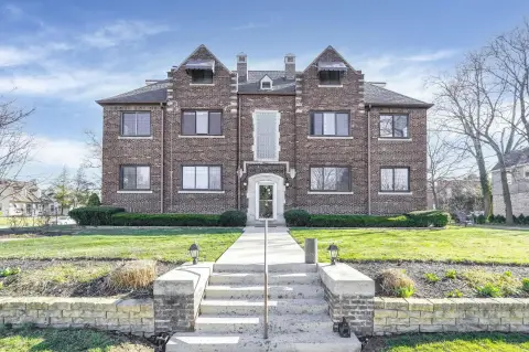 Brick Multifamily Building in Columbus