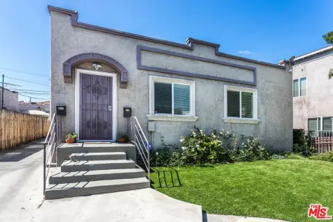 Vacant Duplex with Detached Garage