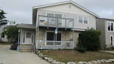 2-Unit Duplex with Private Decks