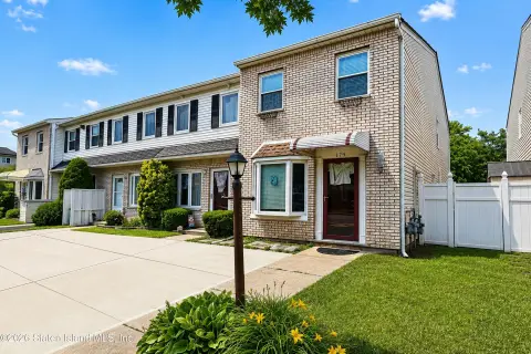 Duplex with Private Yard