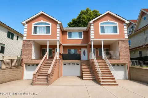 Move-In Ready 3-Bed Townhome