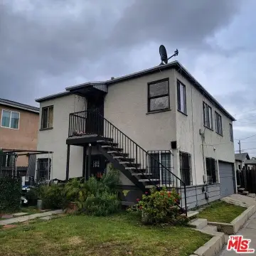 LAR2-Zoned Fourplex with Rear Units