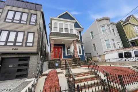 Renovated Three-Floor Duplex