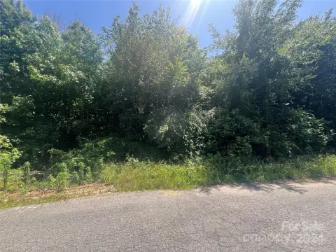 Residential Land in Matthews, NC