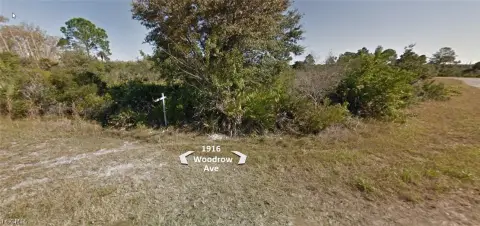 Oversized Homesite in Lehigh Acres