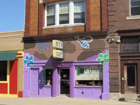 Retail Space in Jackson, MI