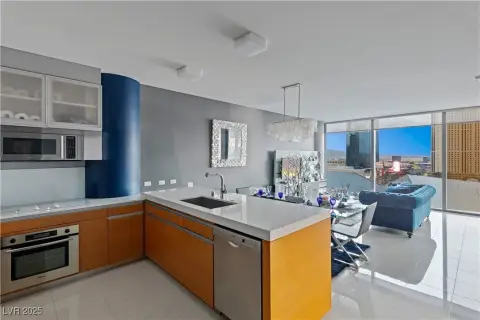 Las Vegas High-Rise Condo