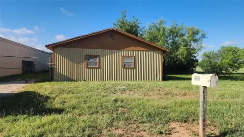 Abilene Warehouse with Adjacent Lot
