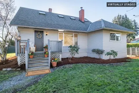 Dual Living Opportunity in Salem