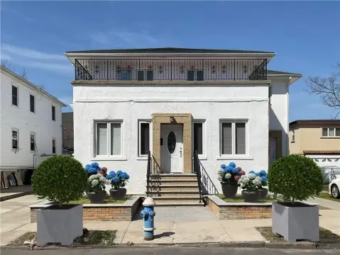 Brooklyn Triplex in Gated Community