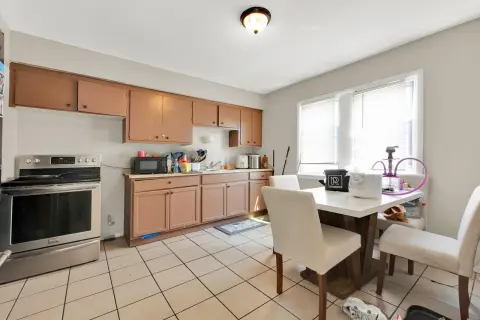 Well-Maintained Duplex in Milwaukee