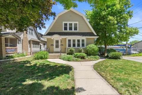 Well-Maintained 1.5-Story Duplex
