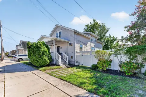 Seven-Bedroom Triplex with Pool