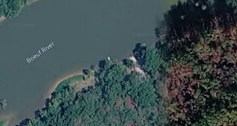 Scenic Waterfront Land on Boeuf River