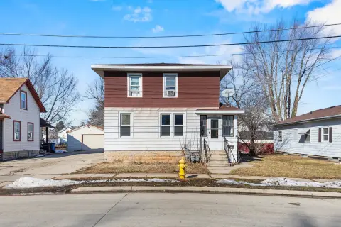 Oshkosh Duplex with Income Potential