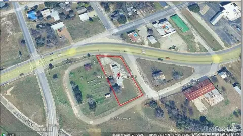 Beeville Corner Lot with Drive-Thru