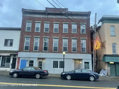 Renovated Office Complex For Rent