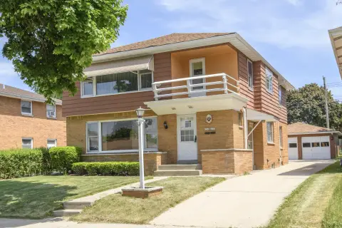 Milwaukee Duplex with Income Potential