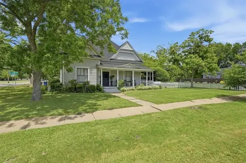 Historic Celina Commercial Opportunity