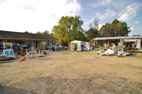 Oak Grove Commercial Property For Sale