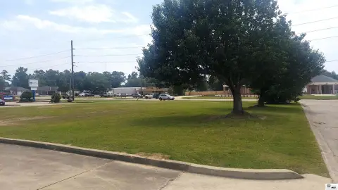High-Visibility Commercial Land
