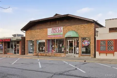 Storefront Retail Building with Kitchen