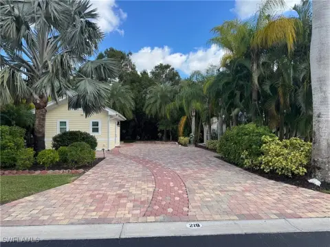 Luxury Motorcoach Lot with Coach House