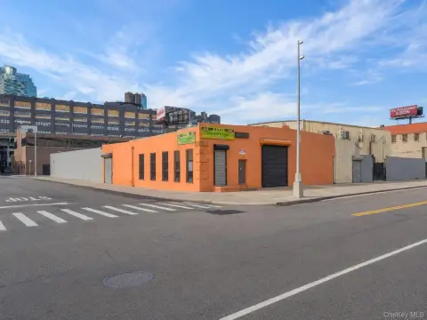 Multi-Tenant Warehouse Building