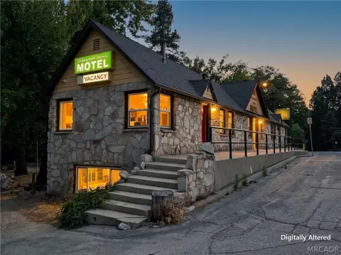 Sherwood Arms Motel with Manager Unit