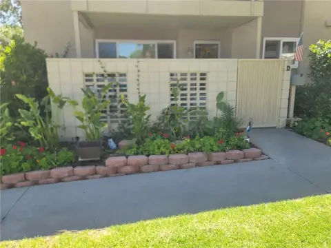 No-Stairs Senior Housing Condo