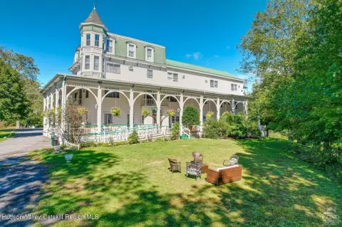Historic Hotel With Restaurant Facilities