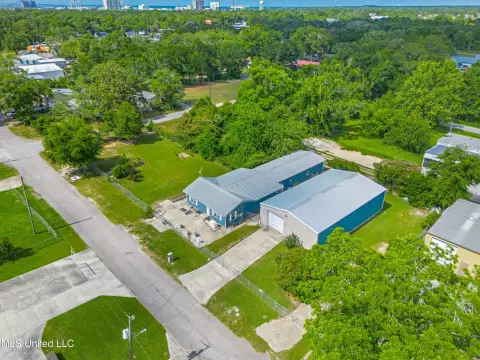 Flex Space with Workshop and Warehouse