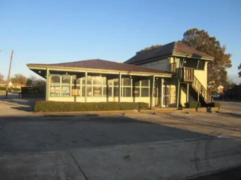 Freestanding Office/Retail Building