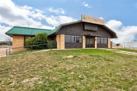 Versatile Commercial Building on Acreage